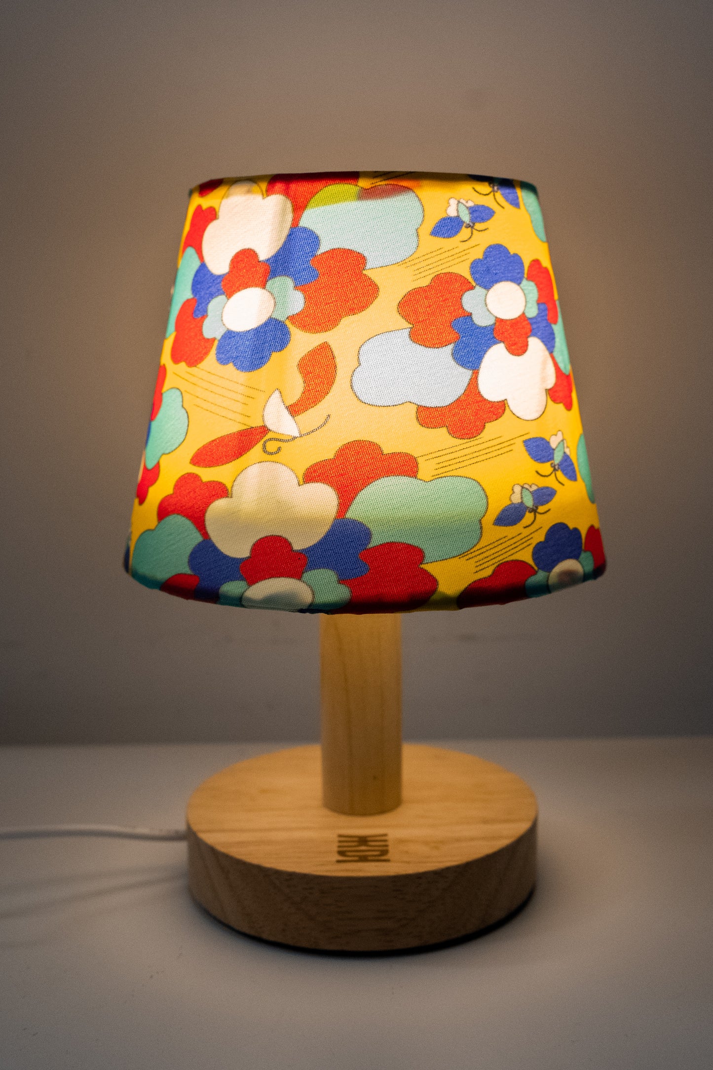 "Motif in Force" Table Lamp (Yellow)