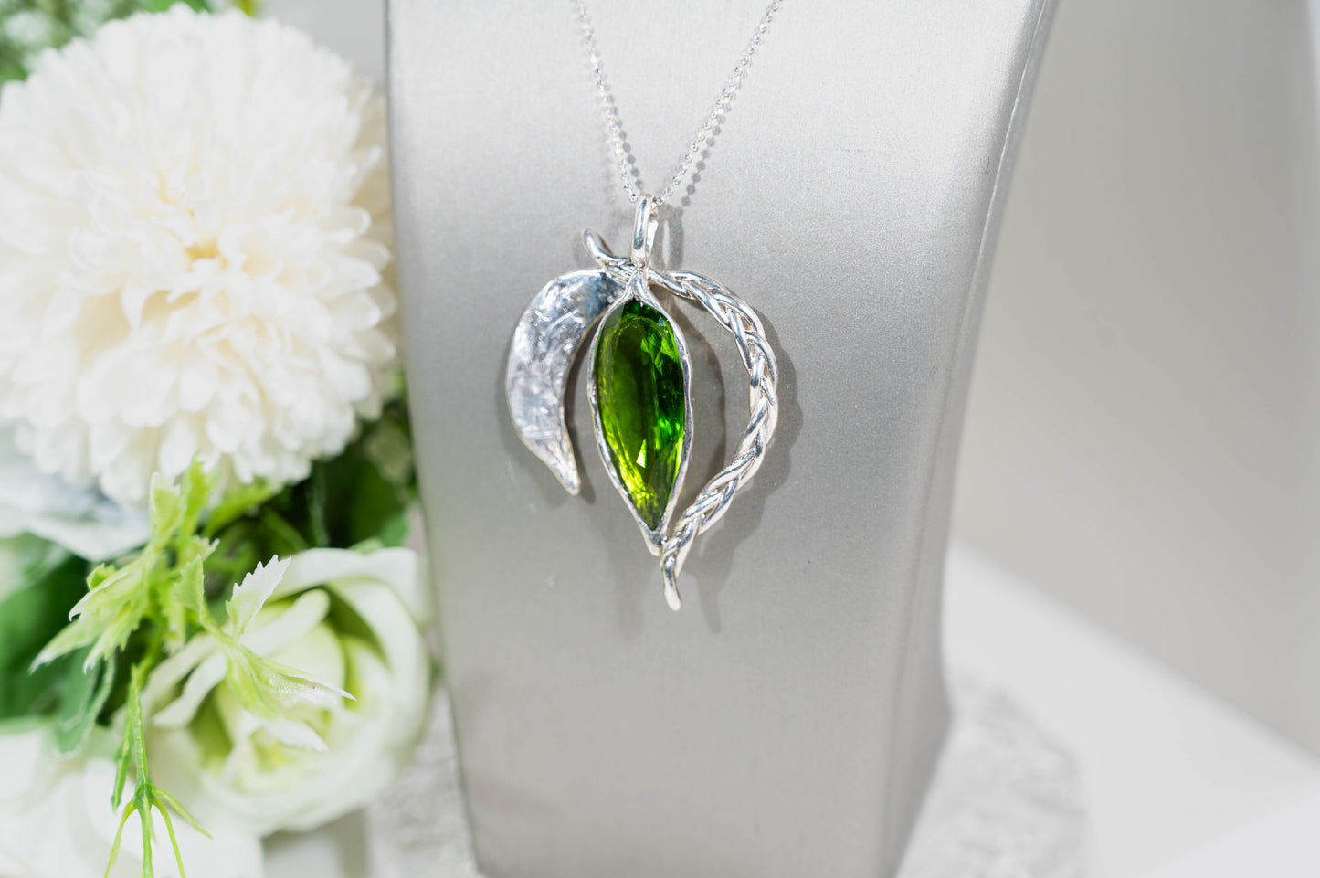 TWIST SNAKE Necklace