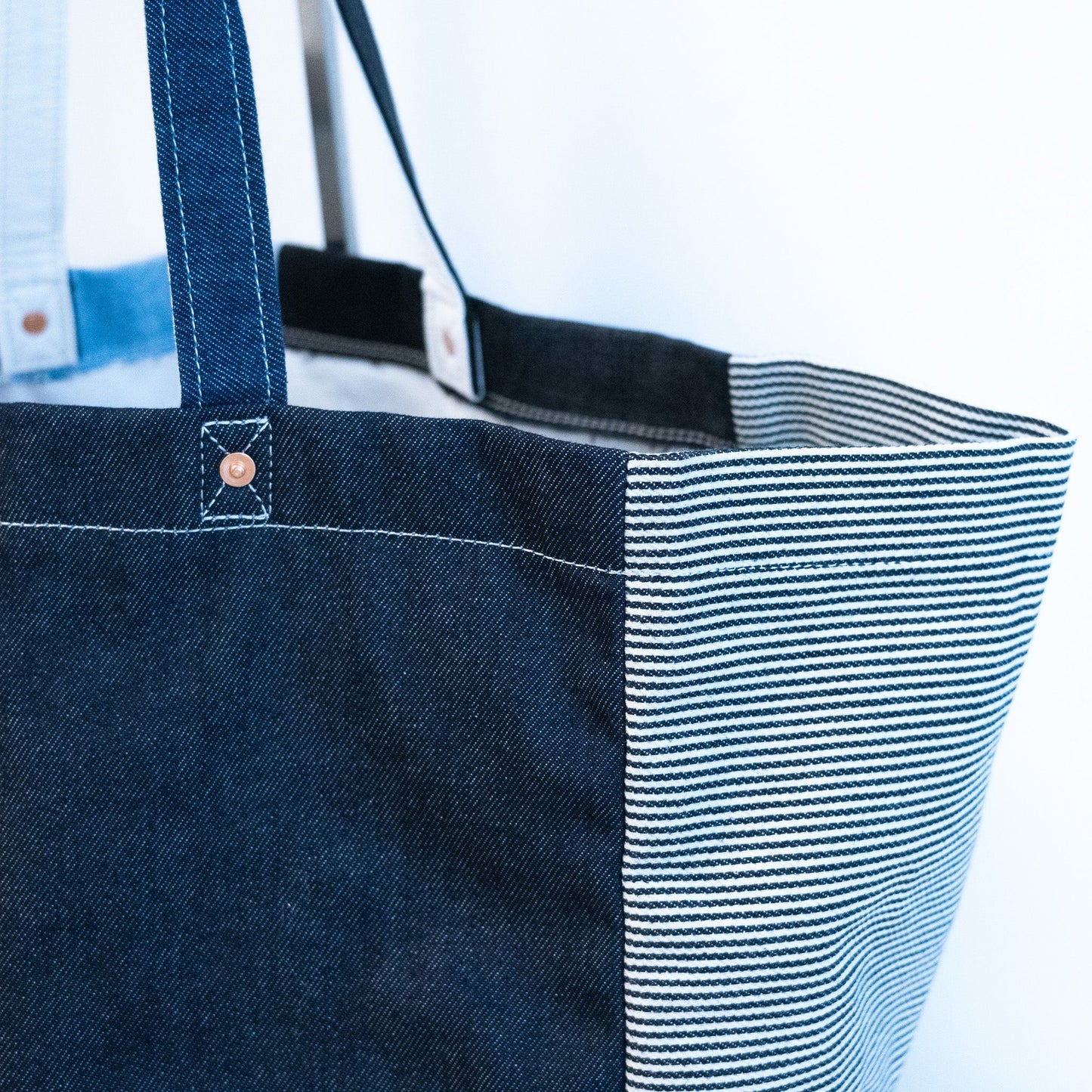 "Art in Wan Chai" Tote Bag Designed by So Miu So
