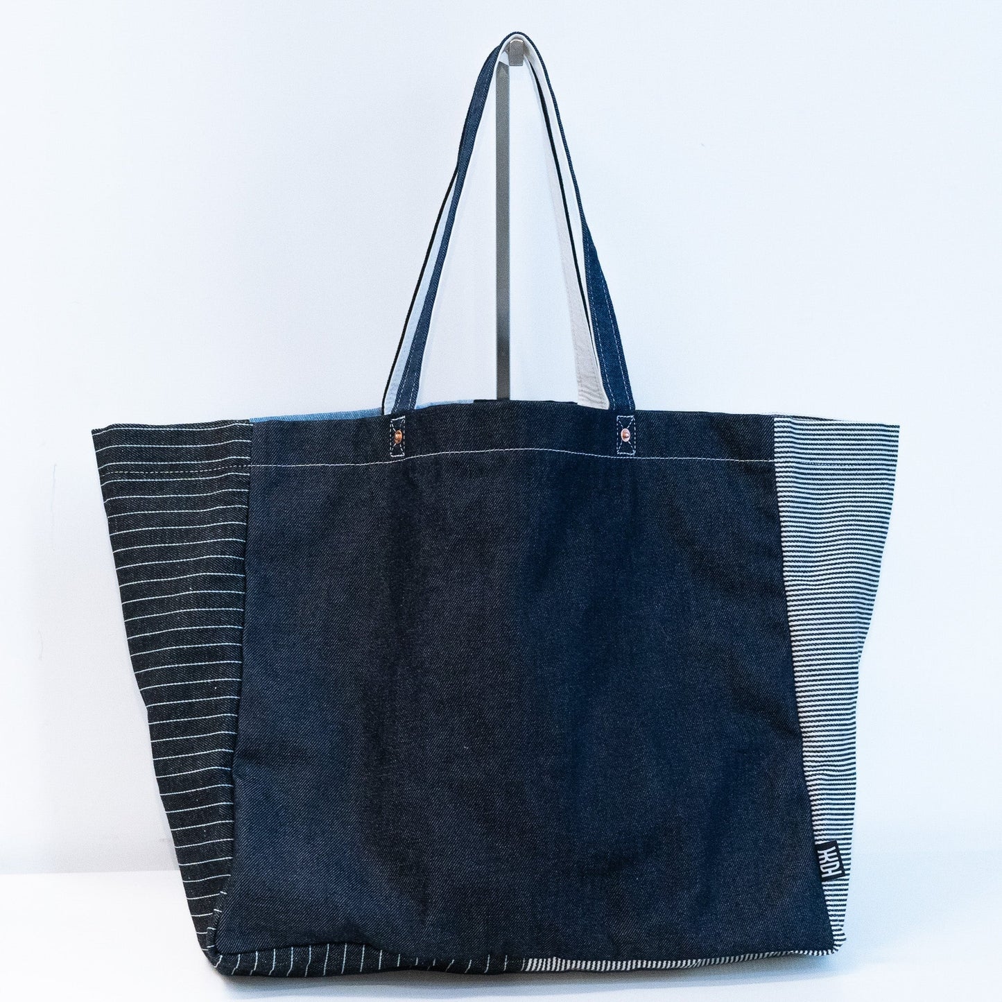 "Art in Wan Chai" Tote Bag Designed by So Miu So