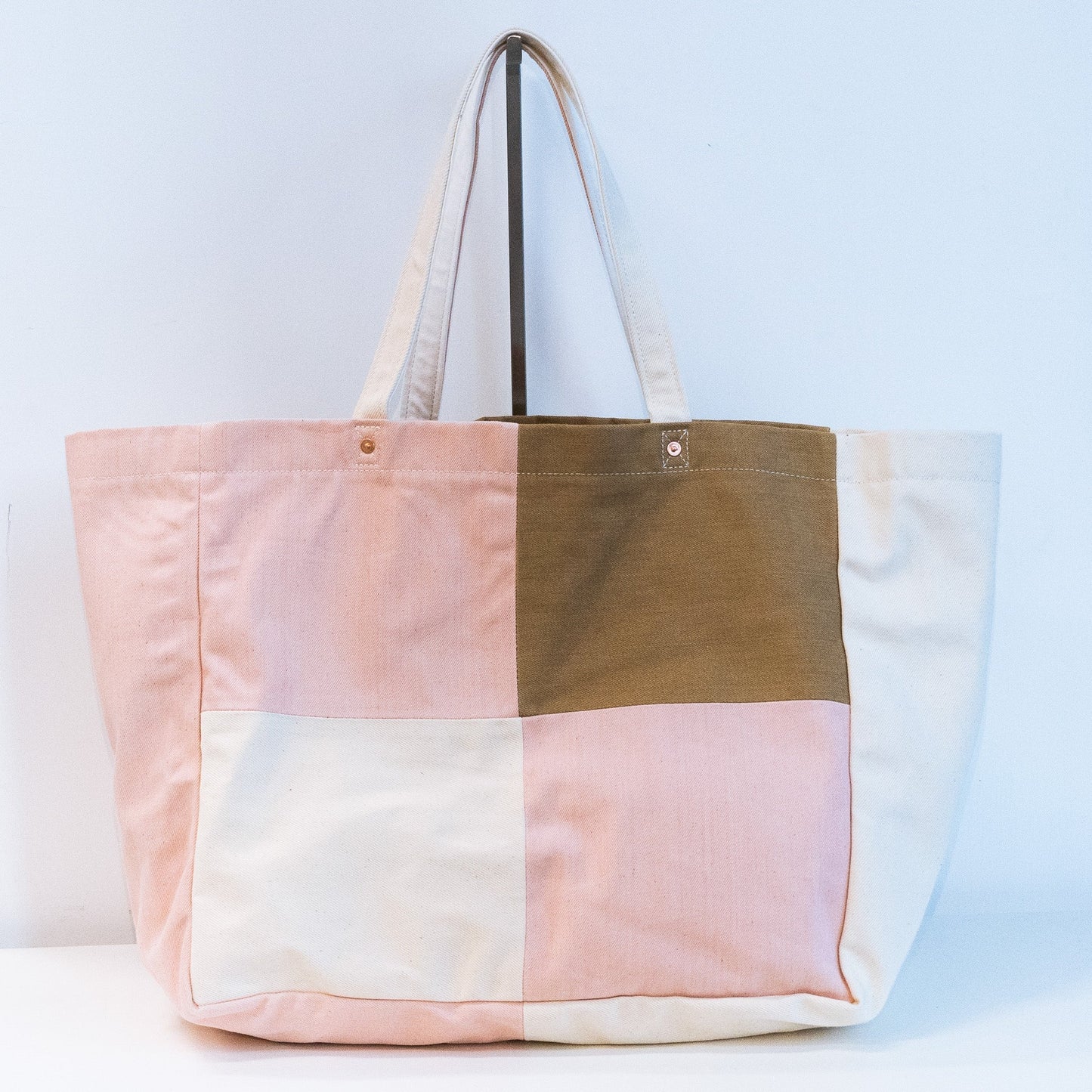 "Art in Wan Chai" Tote Bag Designed by So Miu So