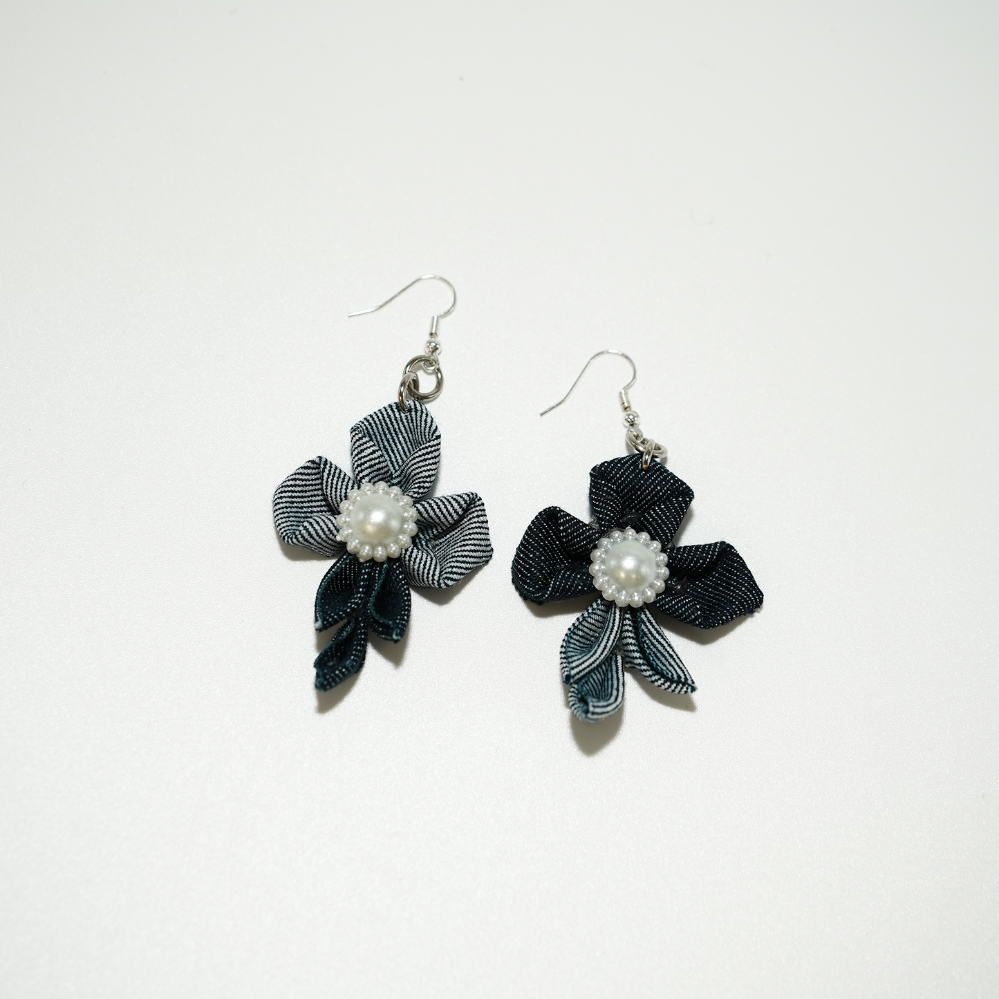 Livre_ Denim Flower Earrings