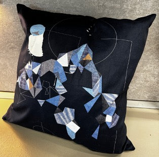 靠山 1Cushion Cover with filling